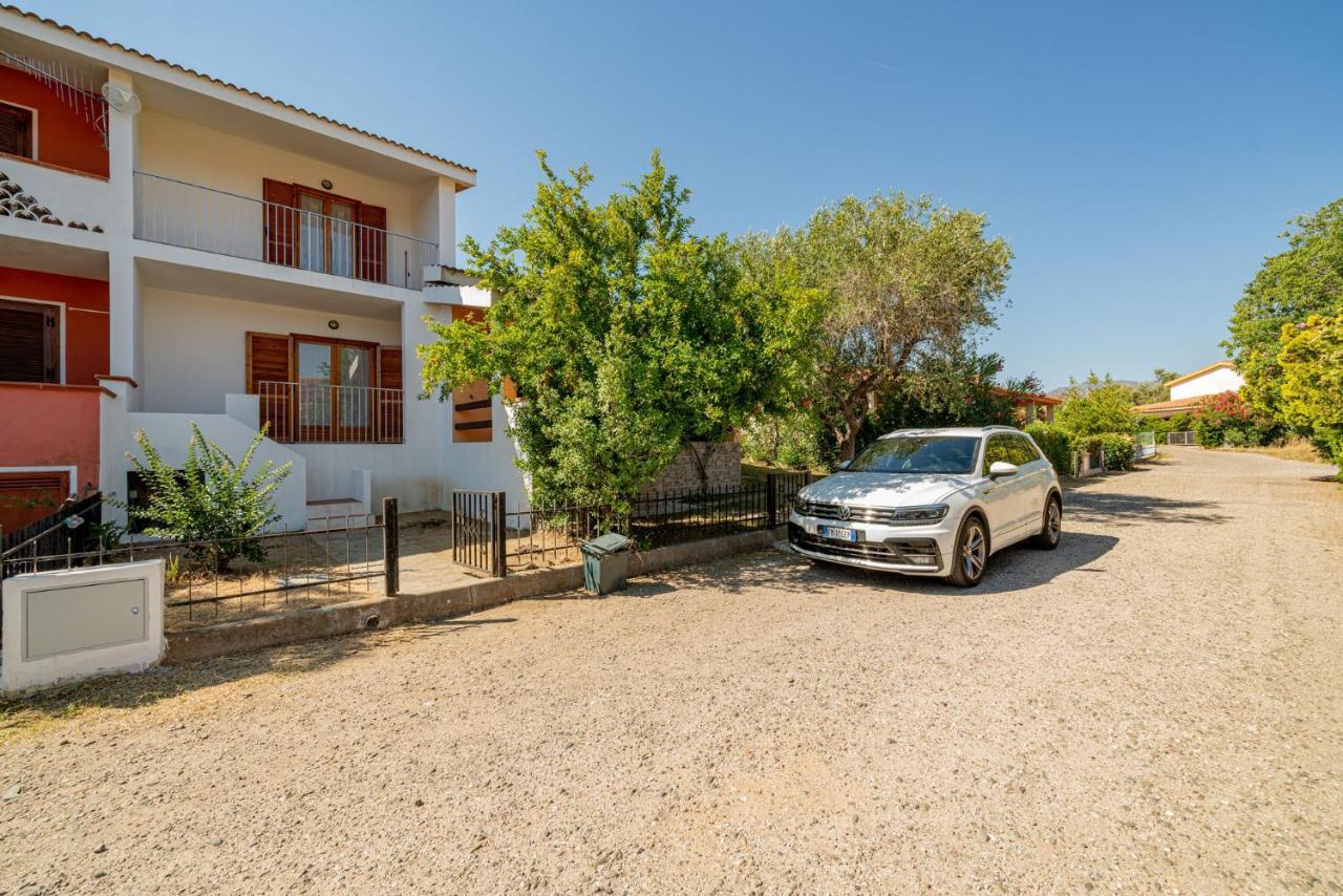 Appartamento Residenziale Trilocale 6 Posti Letto Via Oristano Сан-Теодоро Екстер'єр фото